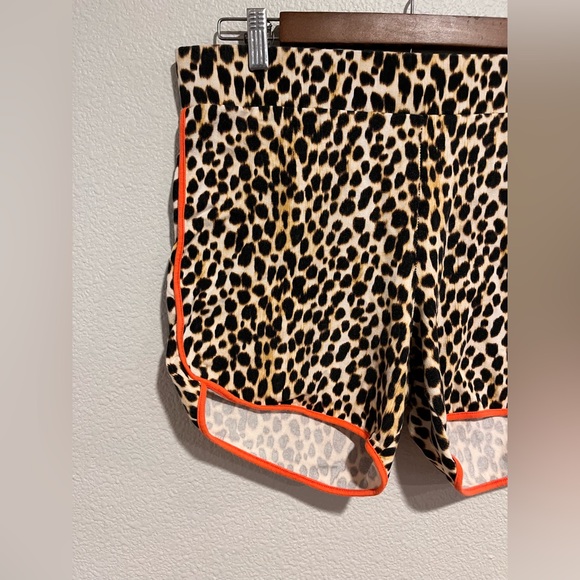 Torrid Cheeta Print Dolphin Hem Cotton Stretch High Rise Biker Shorts 2 - Picture 4 of 10